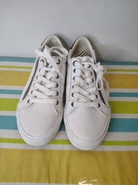 Taos Z-Soul Sneakers Womens Size 9 White Canvas Lace Up Zip Casual Comfort Shoes